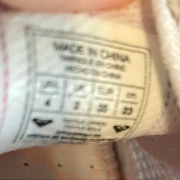 Roxy Tennis Shoe, Size 4, NWOT - Picture 5 of 11